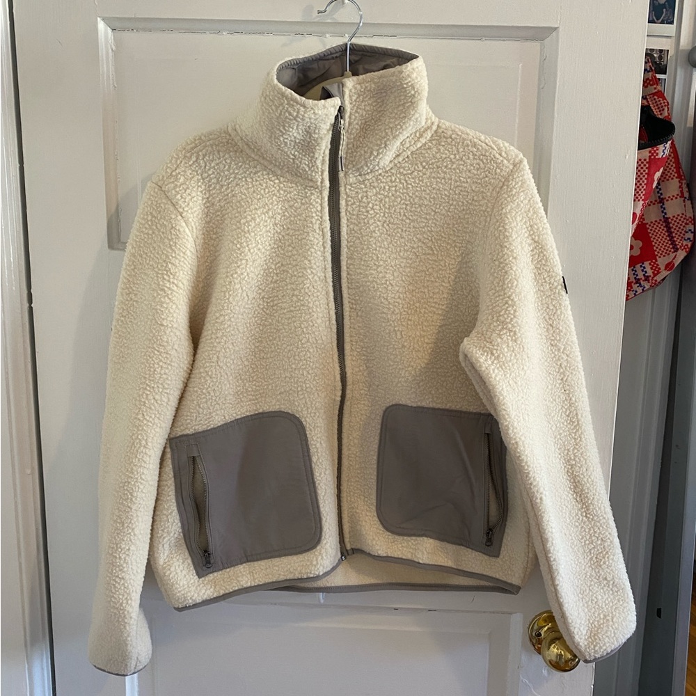 NWOT Vuori Alpine Sherpa Jacket